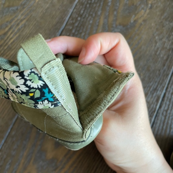 BabyGap Green w/ Floral Lace Up Velcro Back Boot - Picture 7 of 7
